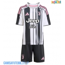 Camisa de time de futebol Juventus Teun Koopmeiners #8 Replicas 1º Equipamento Infantil 2025-26 Manga Curta (+ Calças curtas)